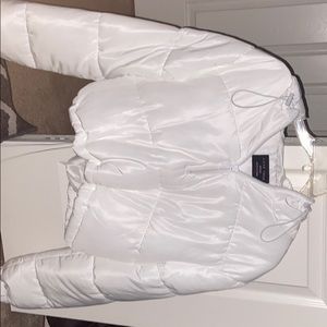 White cropped bubble jacket from fashionova